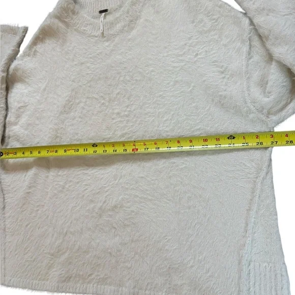 Free People Harrison Bunny Crew Neck Sweater Oversized Cream Womens Medium - Picture 10 of 11